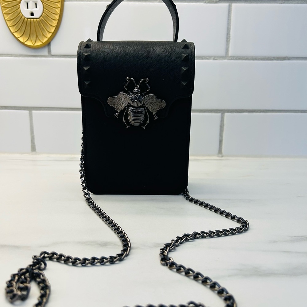 🖤🐝One of a Kind statement bag with Silver Bee Accent & Chain toggle strap